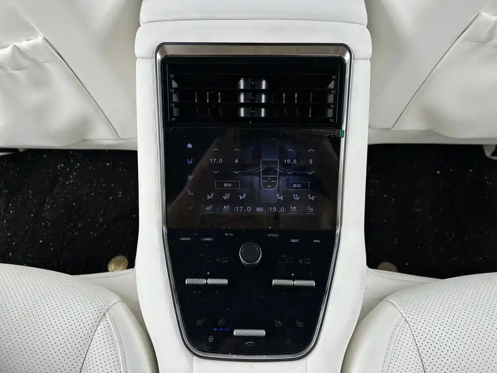 Porsche Panamera — миниатюра 9