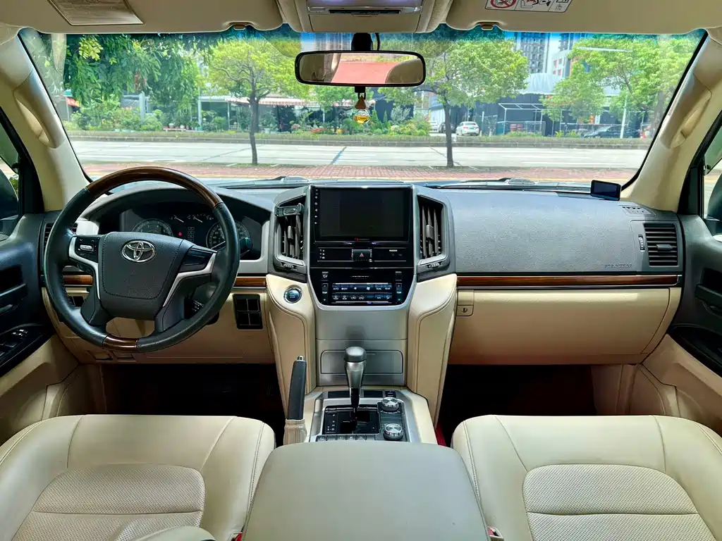 Toyota Land Cruiser — миниатюра 5