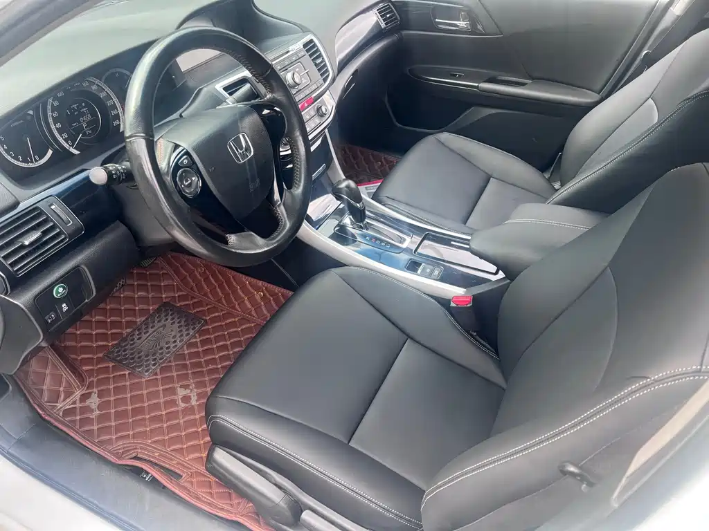 Honda Accord — миниатюра 7