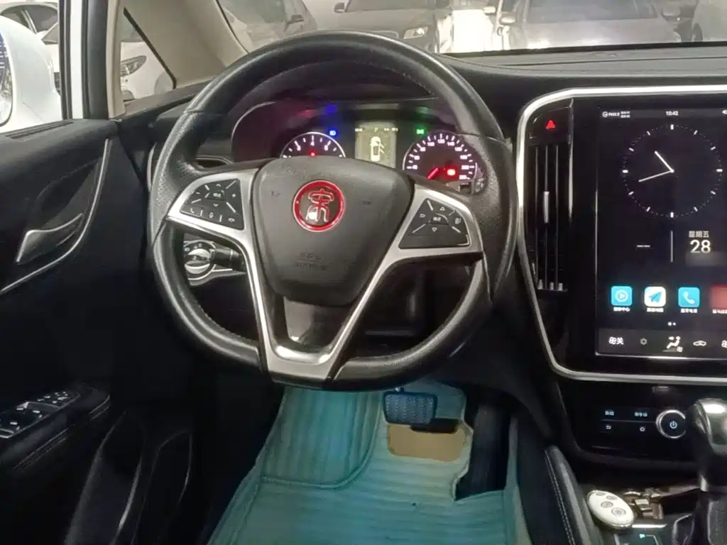 BYD MAX — миниатюра 11