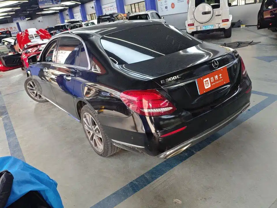 Mercedes-Benz E-Class — миниатюра 3