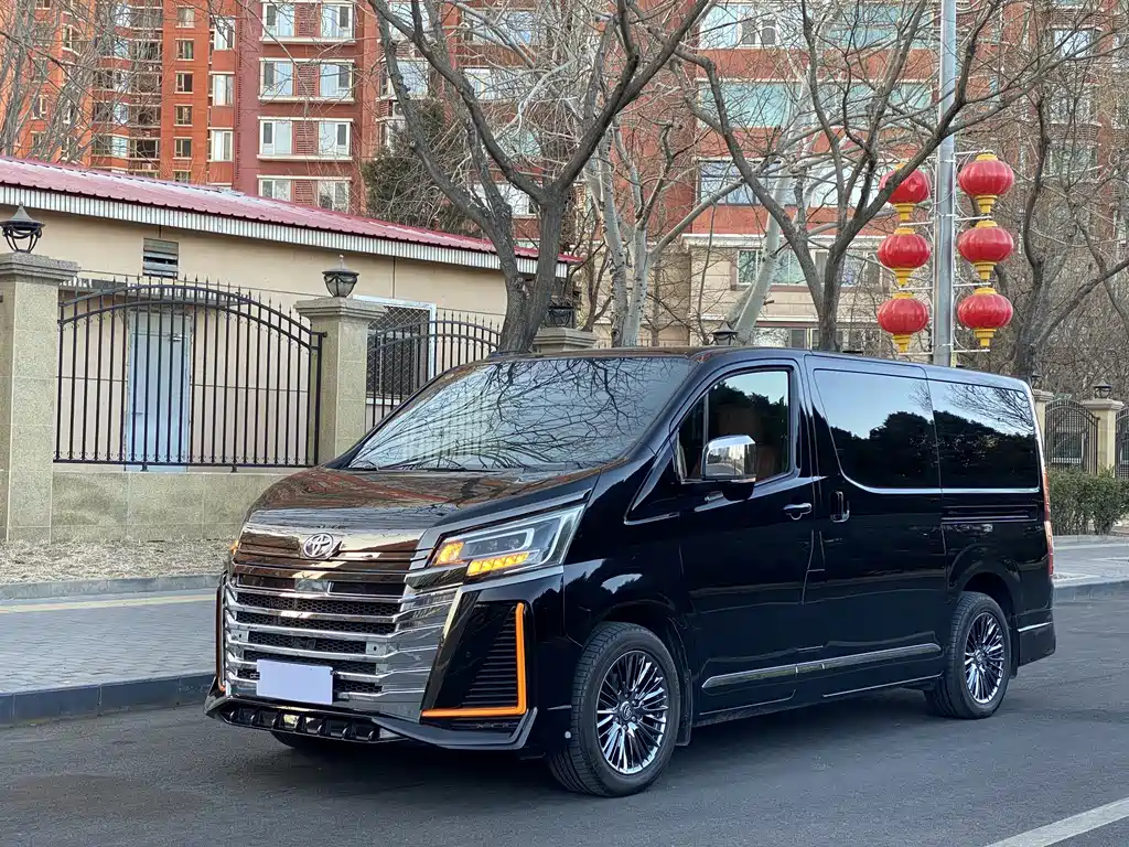 Toyota Hiace 2024