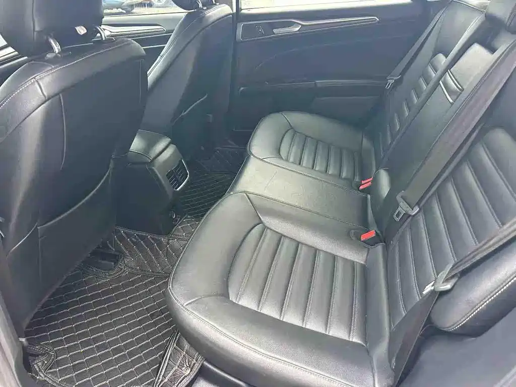 Ford Mondeo — миниатюра 6
