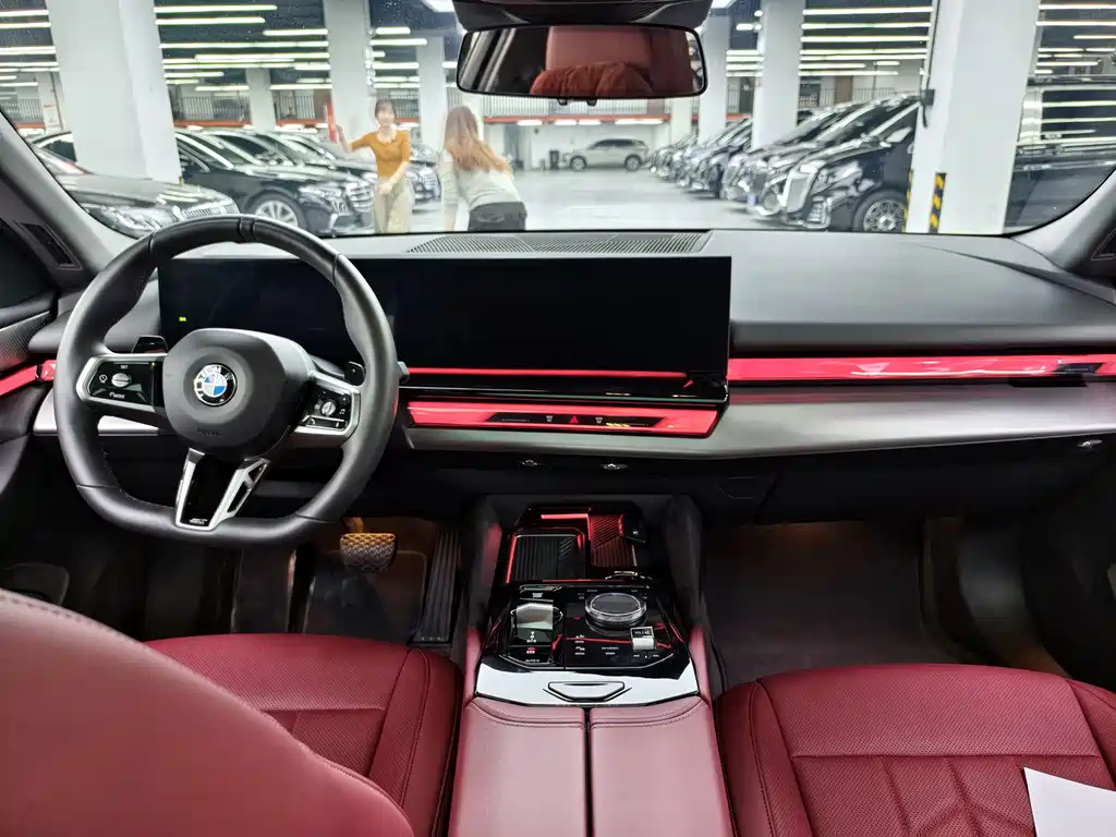 BMW 5 Series — миниатюра 8