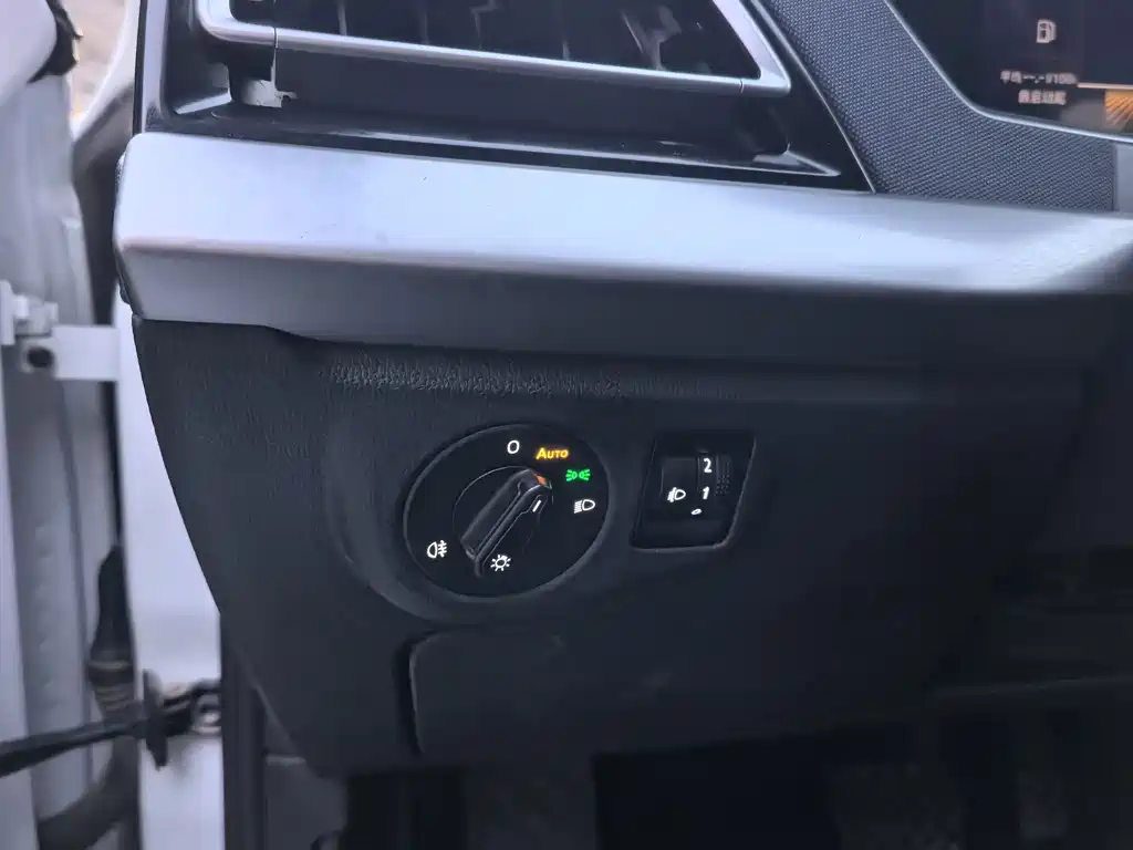 Volkswagen Lavida — миниатюра 7