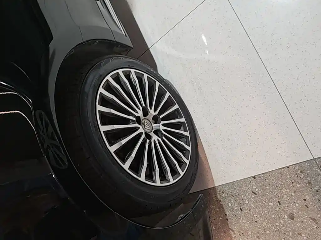 Toyota Crown — миниатюра 23