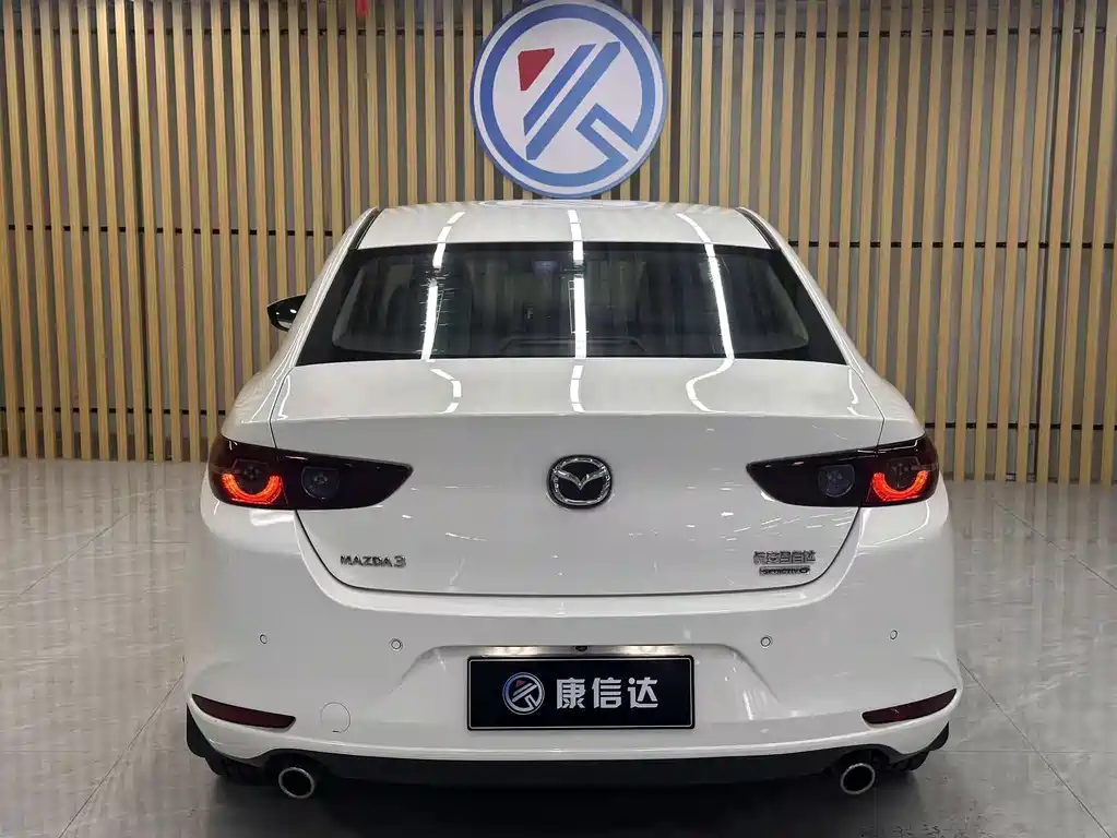 Mazda 3 Axela — миниатюра 8