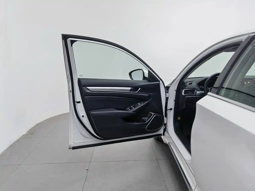 Honda Accord — миниатюра 8