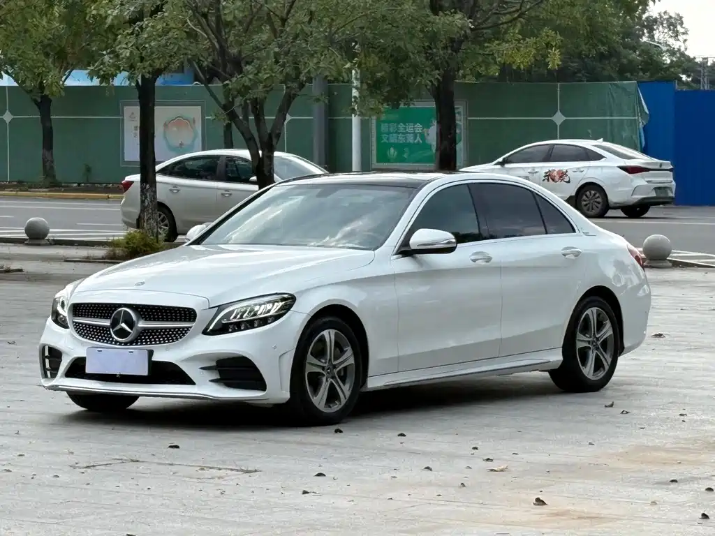Mercedes-Benz C-Class — миниатюра 15