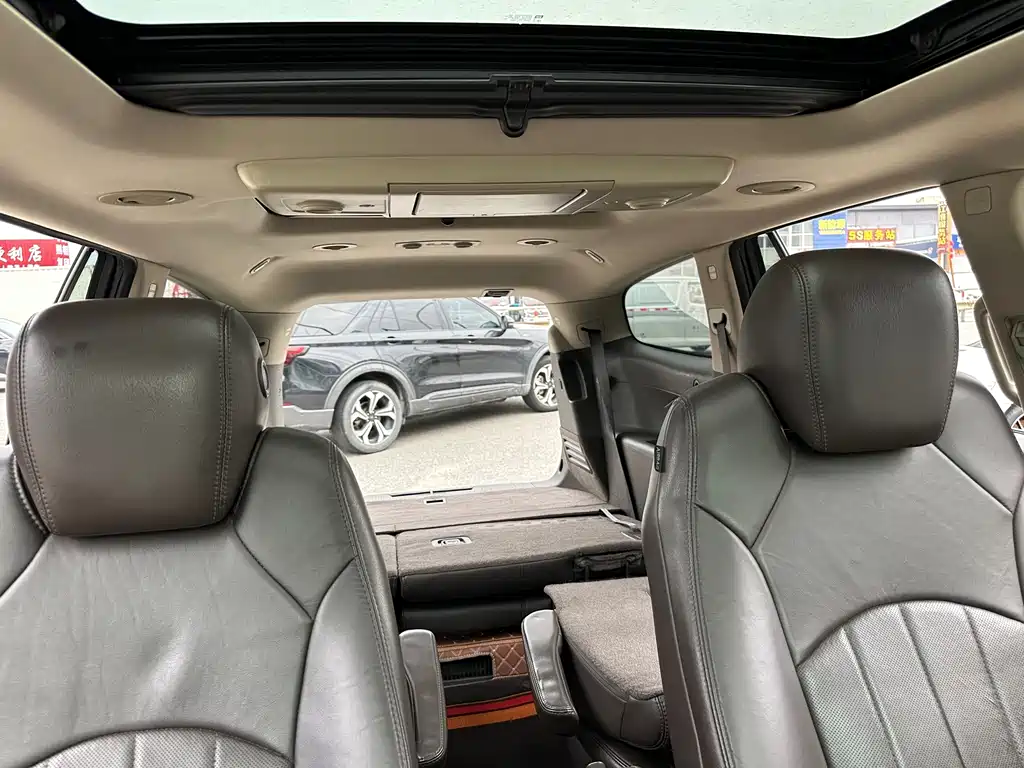 Buick Enclave — миниатюра 23