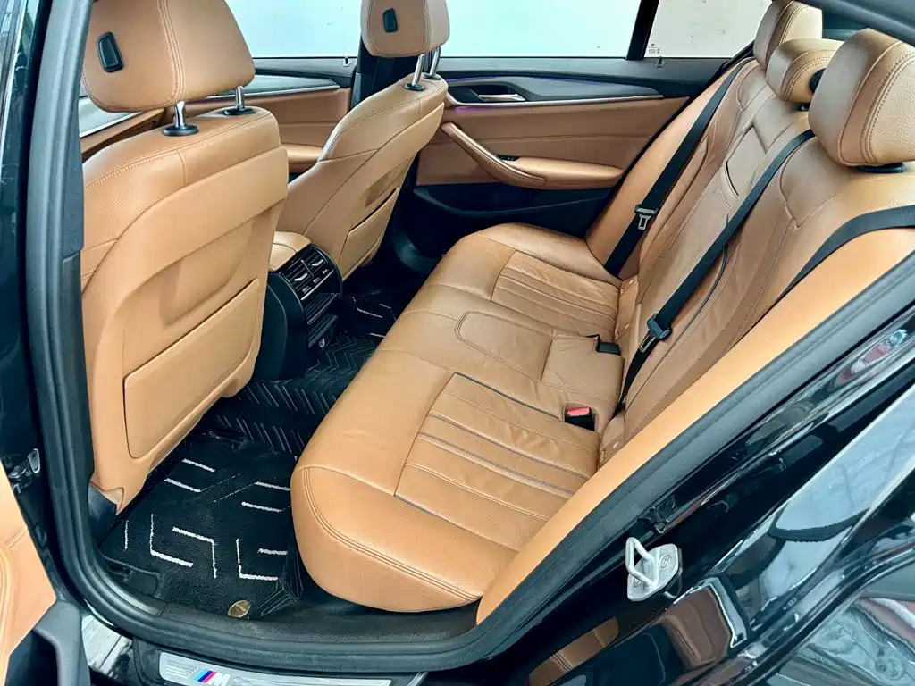 BMW 5 Series (Import) — миниатюра 7