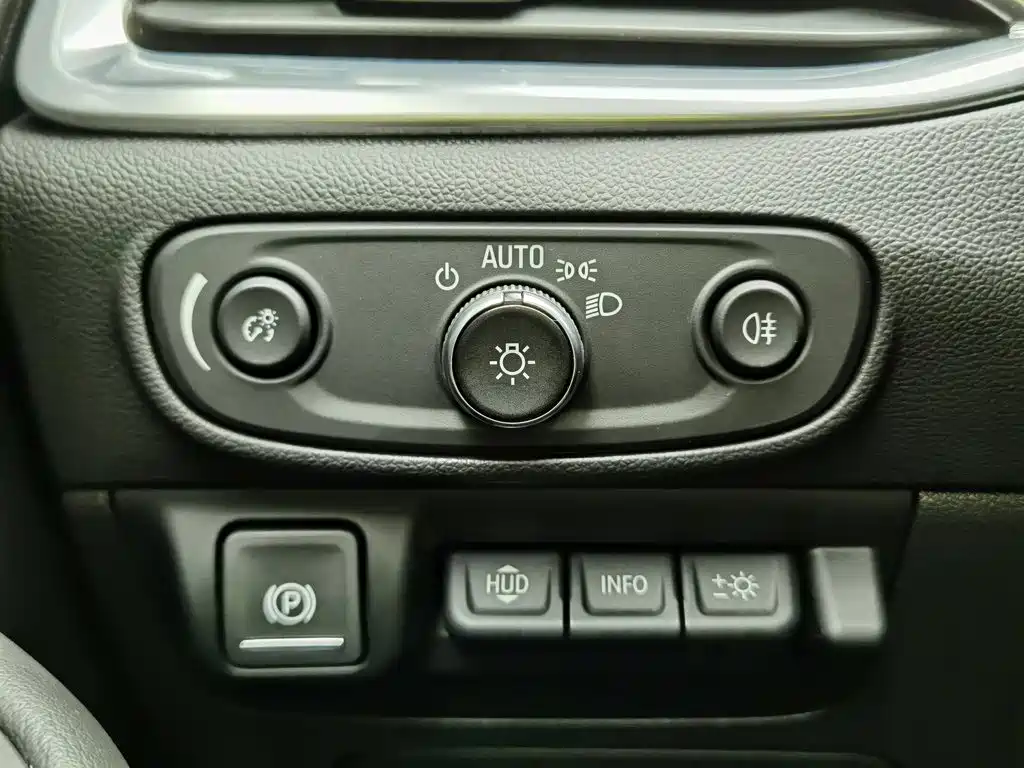 Buick Enclave — миниатюра 21