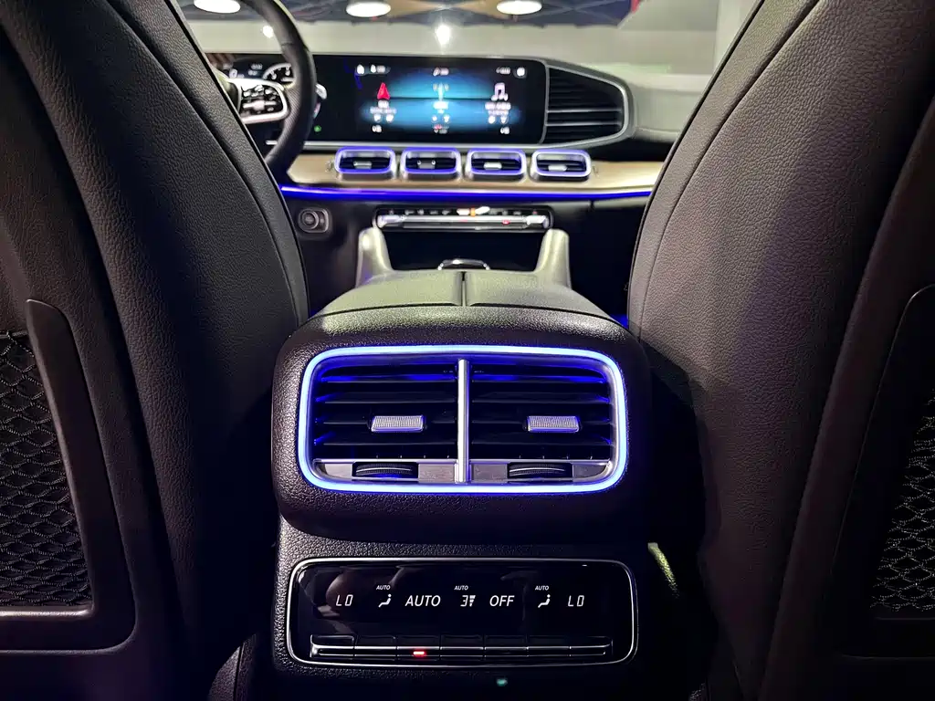 Mercedes-Benz GLS — миниатюра 10