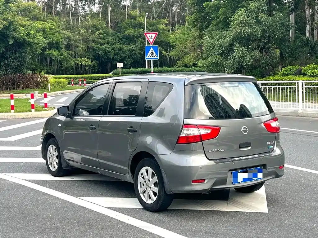 Nissan Livina — миниатюра 10