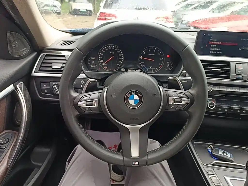 BMW 3 Series — миниатюра 11