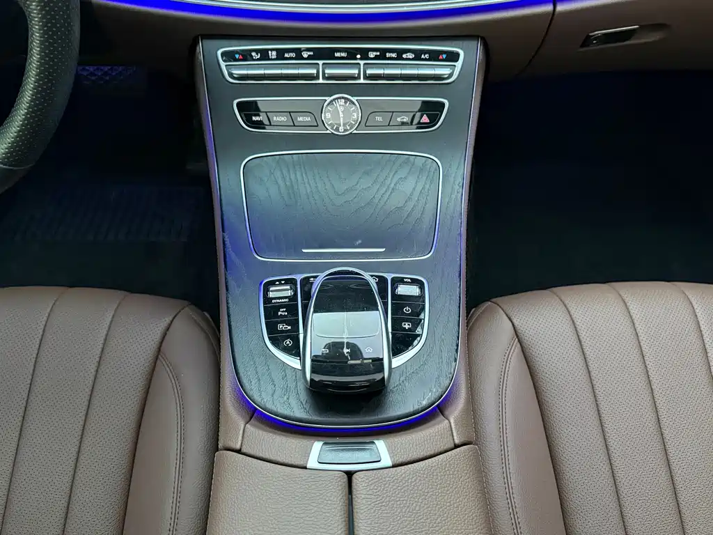 Mercedes-Benz E-Class — миниатюра 17