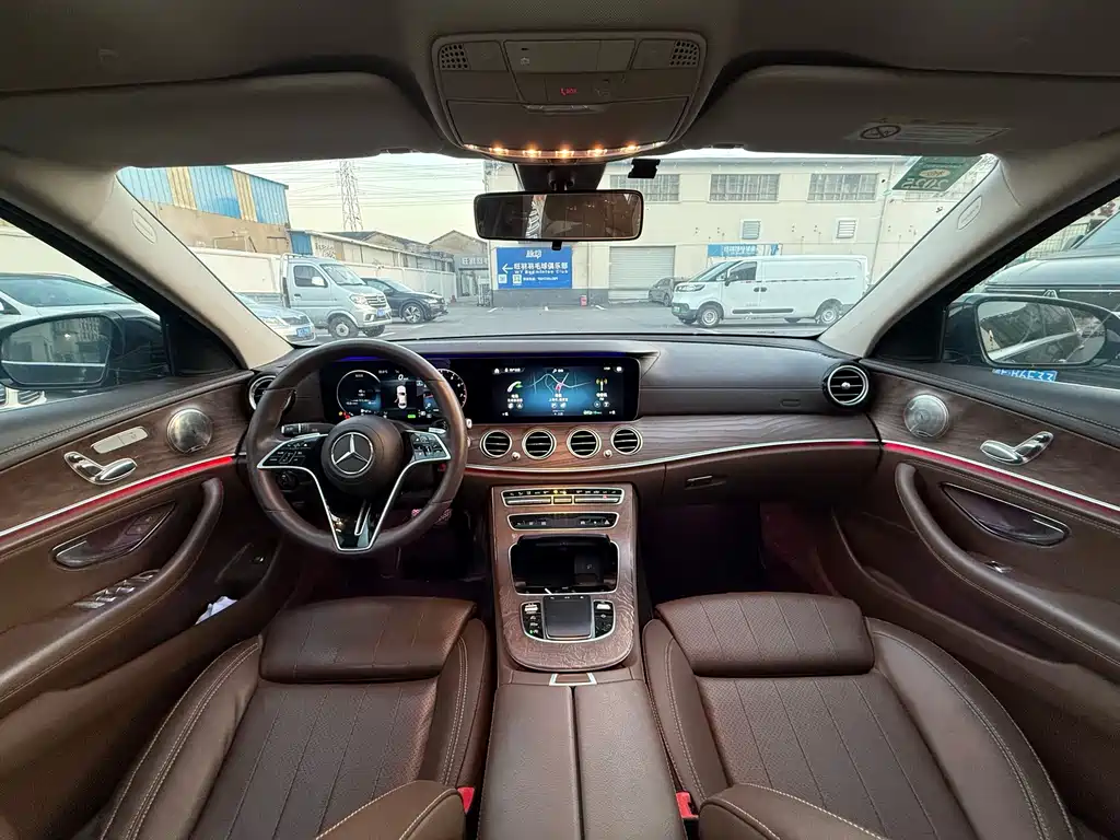 Mercedes-Benz E-Class — миниатюра 4