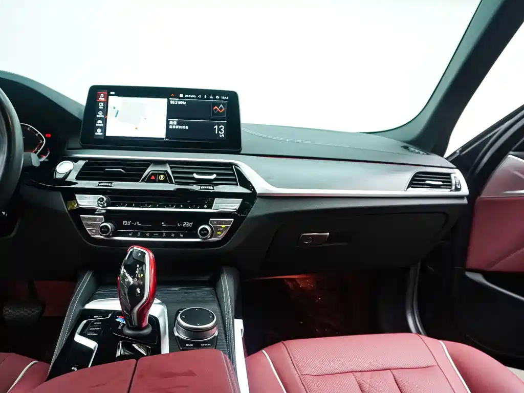 BMW 5 Series — миниатюра 22