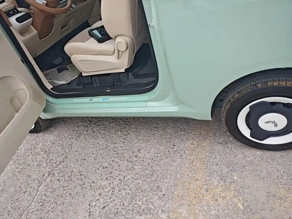 Wuling MINIEV — миниатюра 22