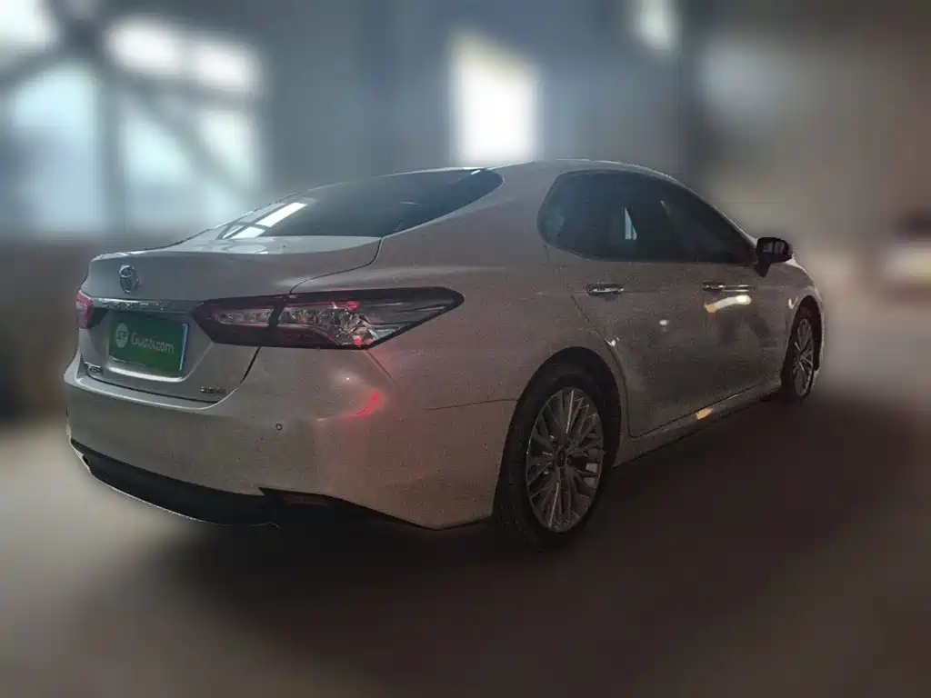 Toyota Camry — миниатюра 6