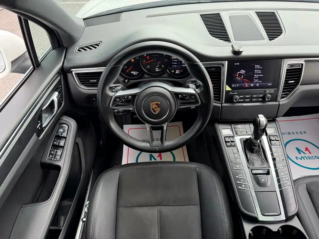 Porsche Macan — миниатюра 11