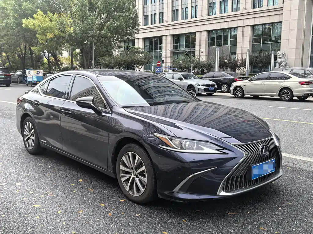 Lexus ES — миниатюра 7