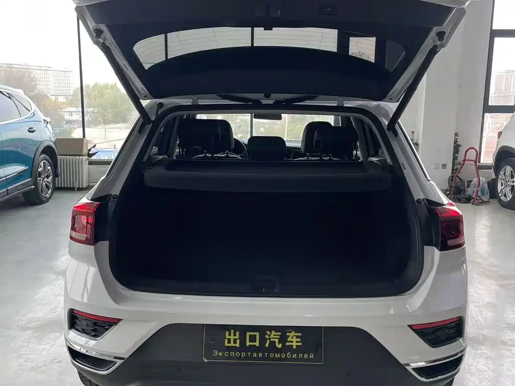 Volkswagen T-Roc — миниатюра 10