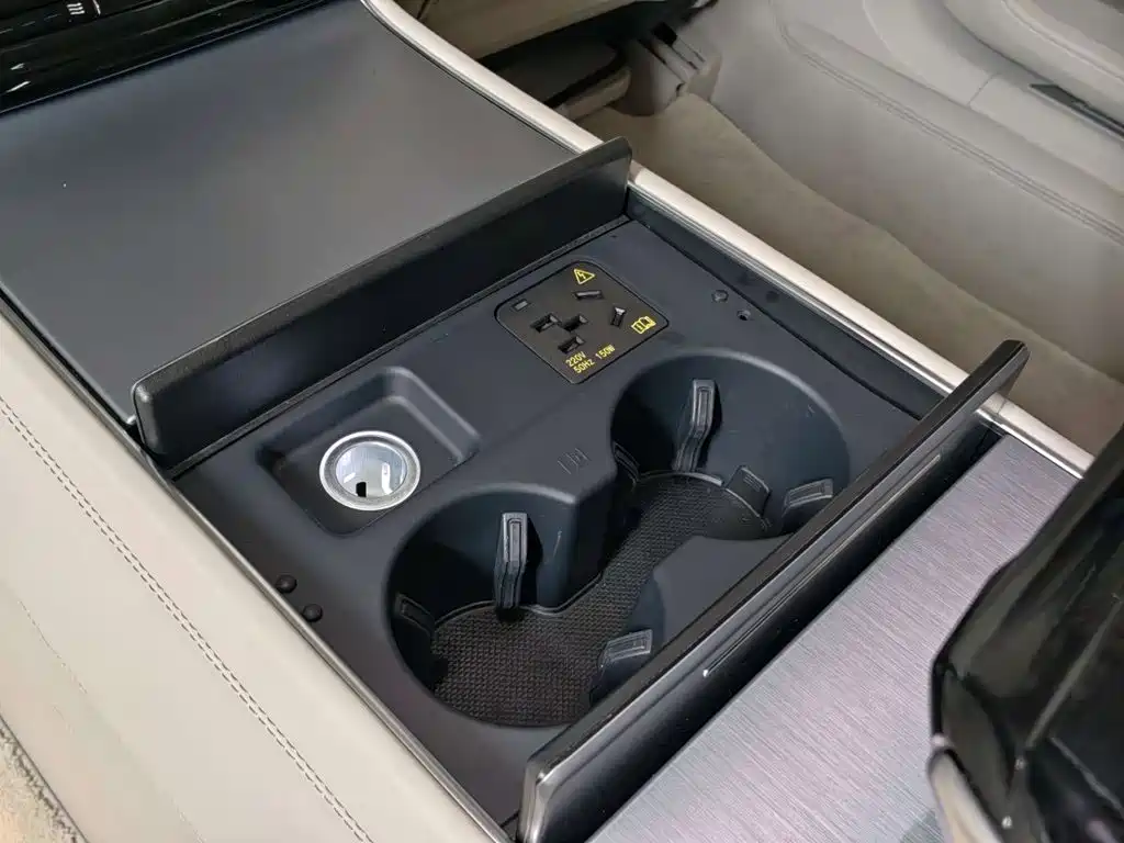 Audi A8 — миниатюра 35