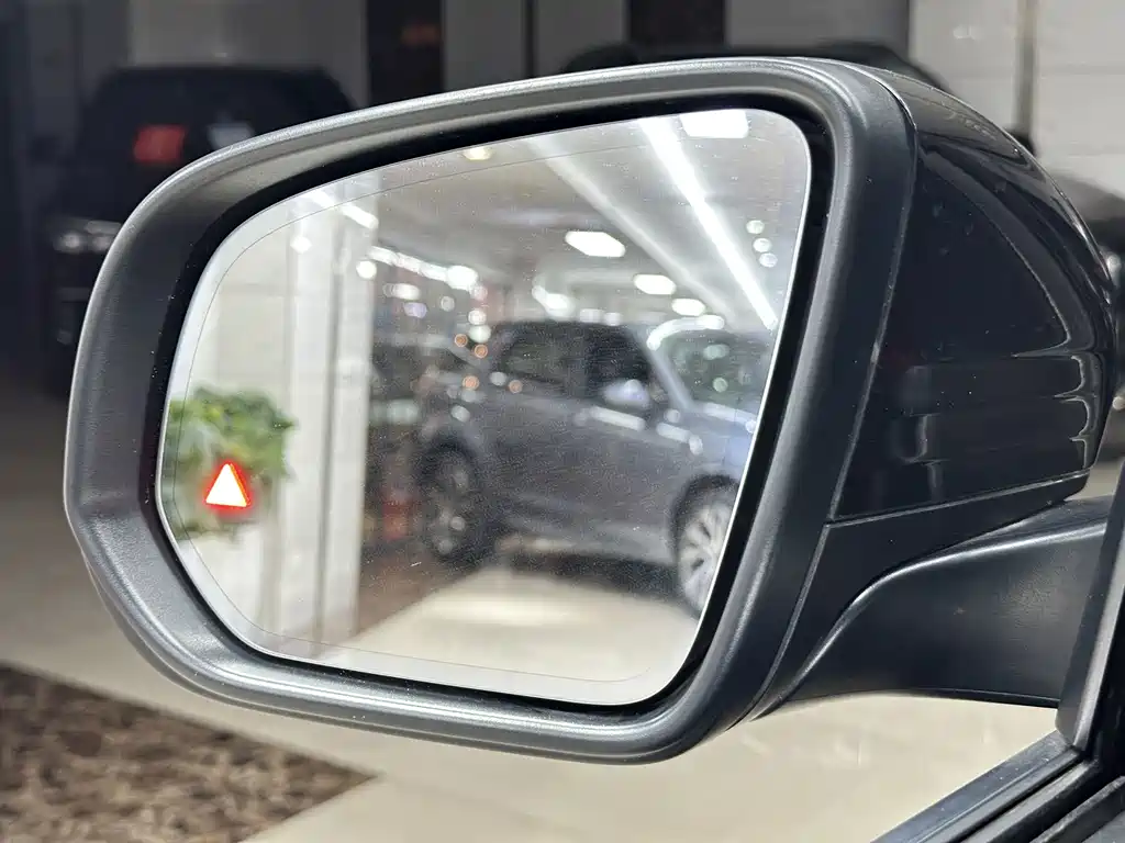 Mercedes-Benz GLS — миниатюра 24
