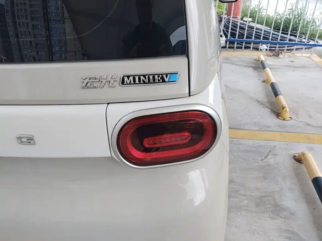 Wuling MINIEV — миниатюра 8