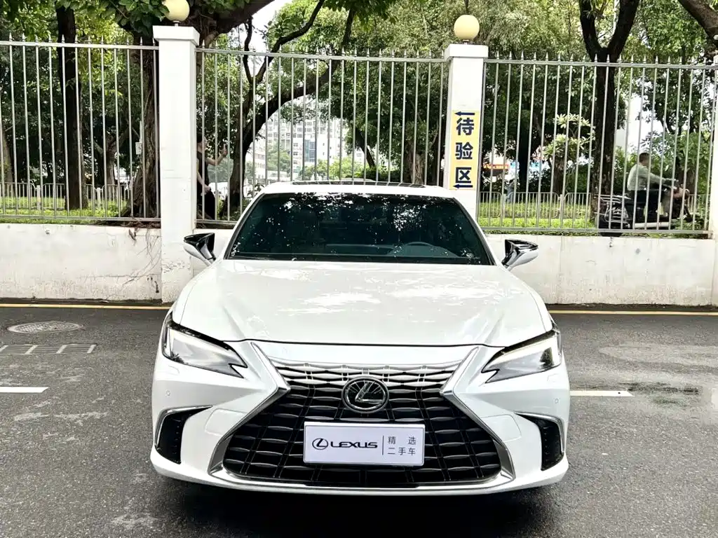 Lexus ES — миниатюра 2