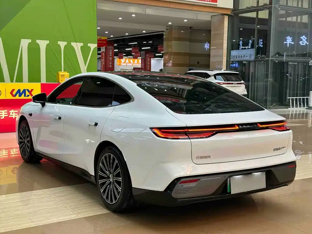 GEELY GALAXY GALAXY SPARKLE 8