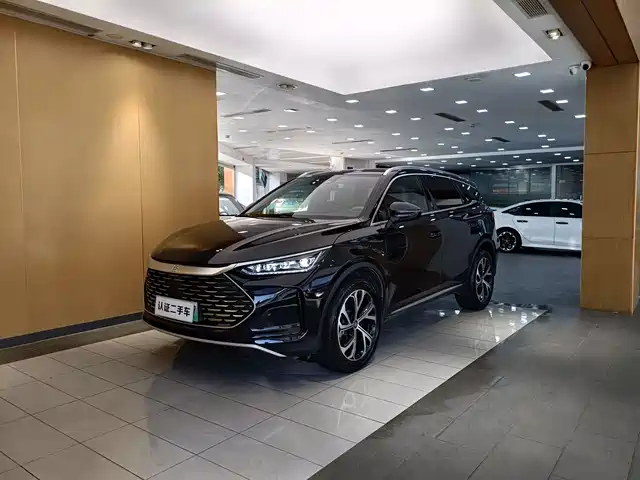 2025 BYD Tang