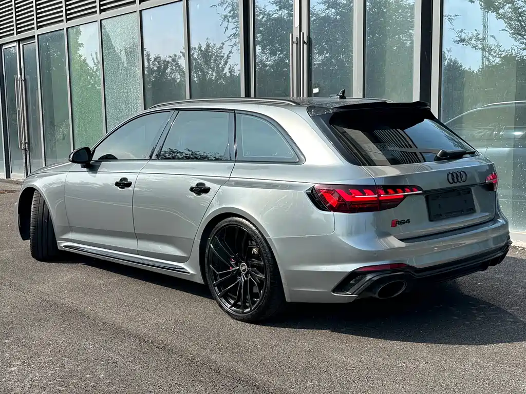 Audi RS 4 — миниатюра 2