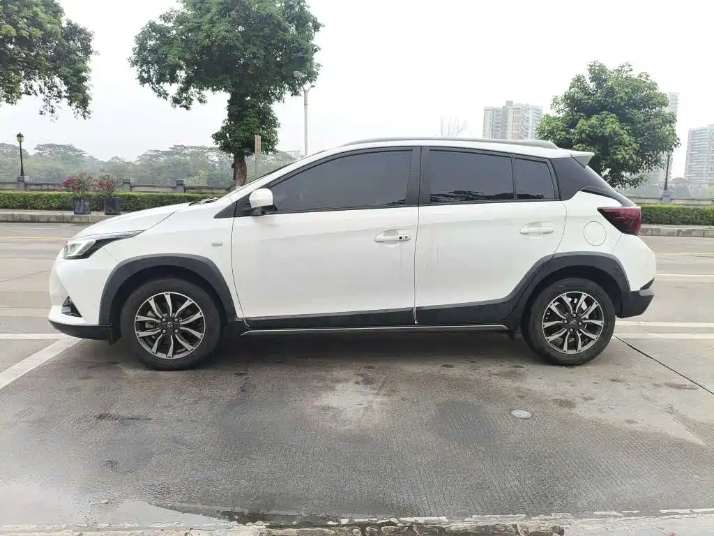 TOYOTA YARIS L ZHIXUAN