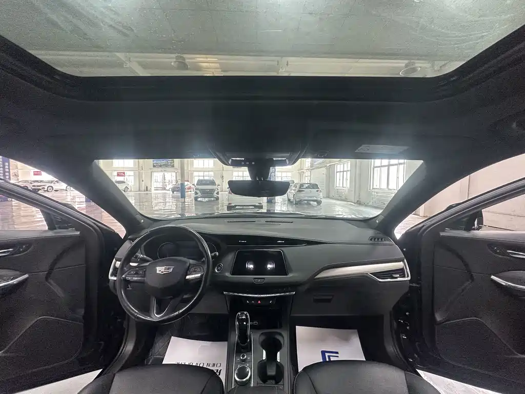 Cadillac XT4 — миниатюра 10