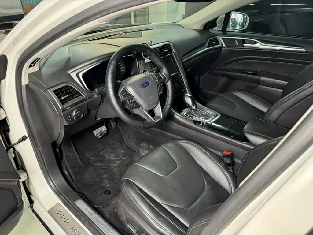 Ford Mondeo — миниатюра 7