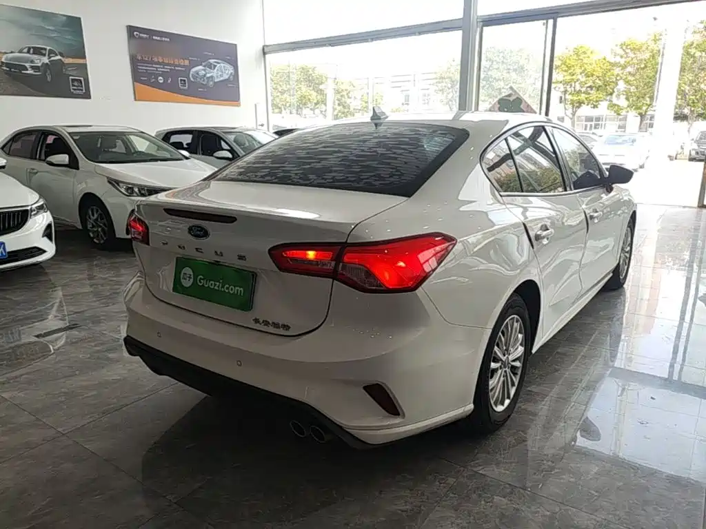Ford Focus — миниатюра 7