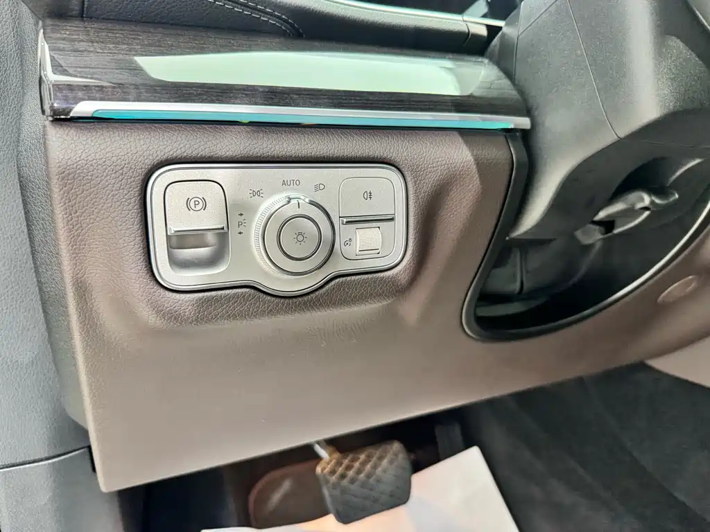 Mercedes-Benz GLE (Import) — миниатюра 15