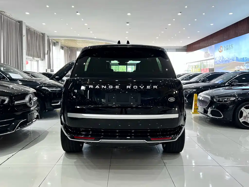Land Rover Range Rover 2024 3.0 L6 400PS Long Wheelbase