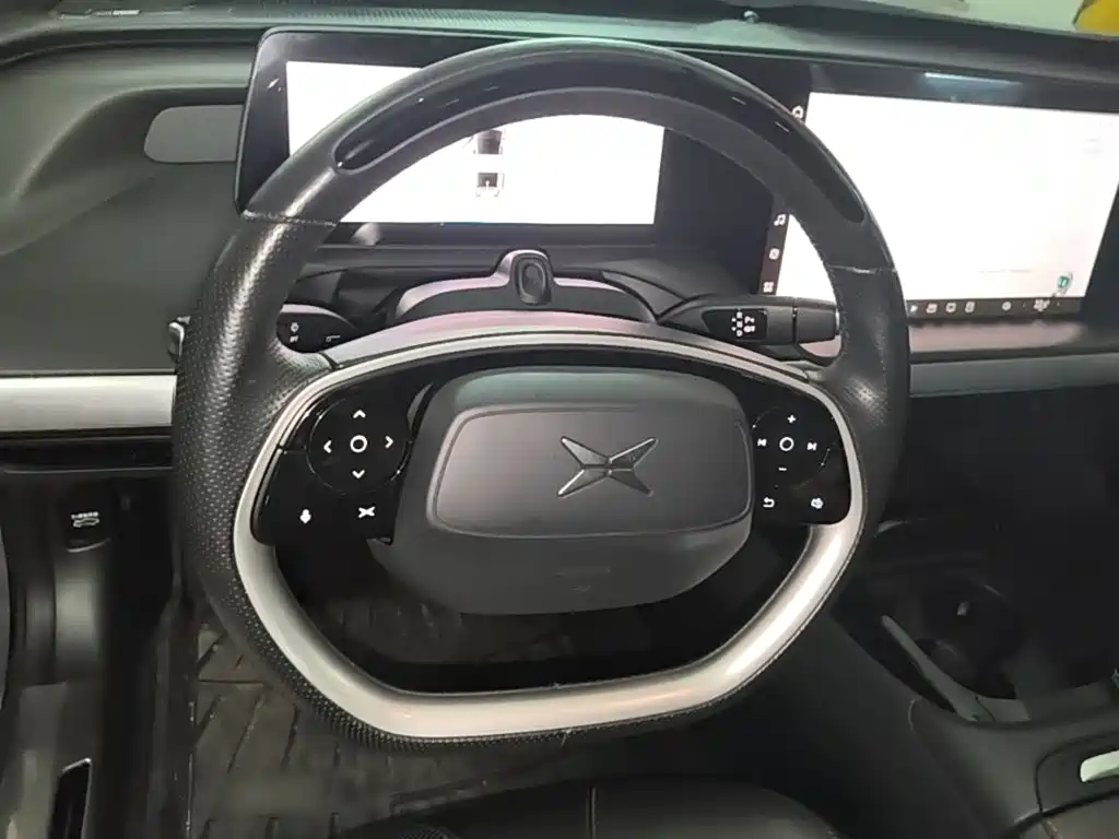 XPeng P7 — миниатюра 11