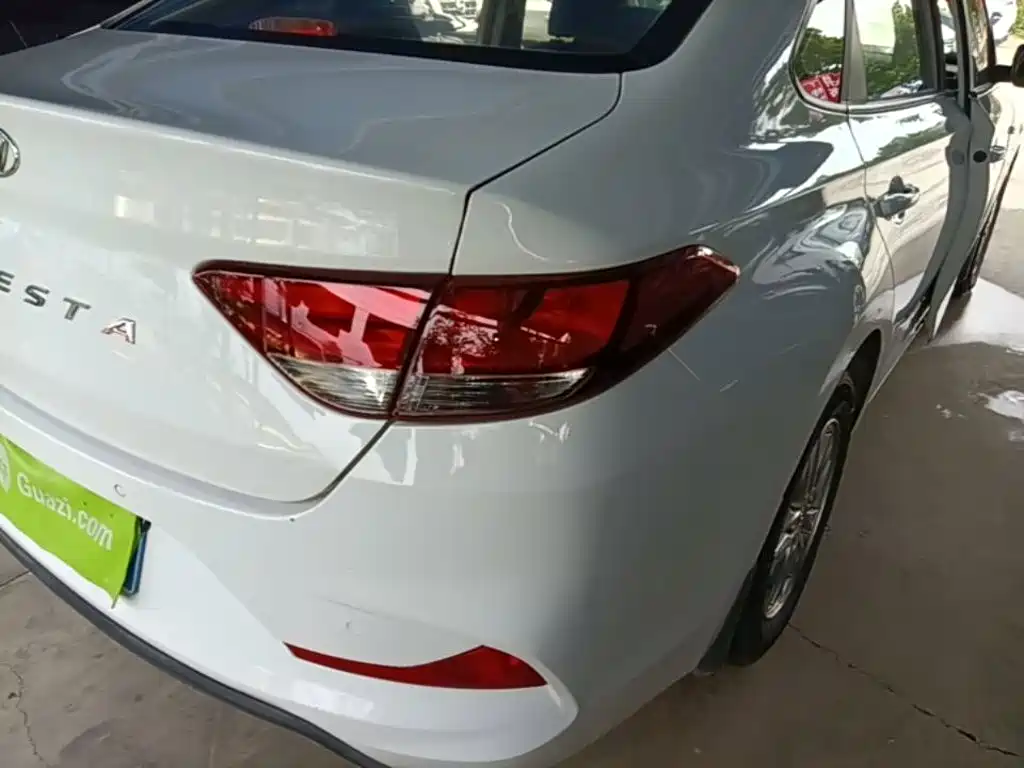 Hyundai Elantra — миниатюра 8