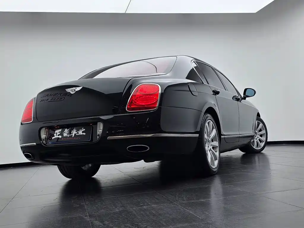 Bentley Flying Spur — миниатюра 11