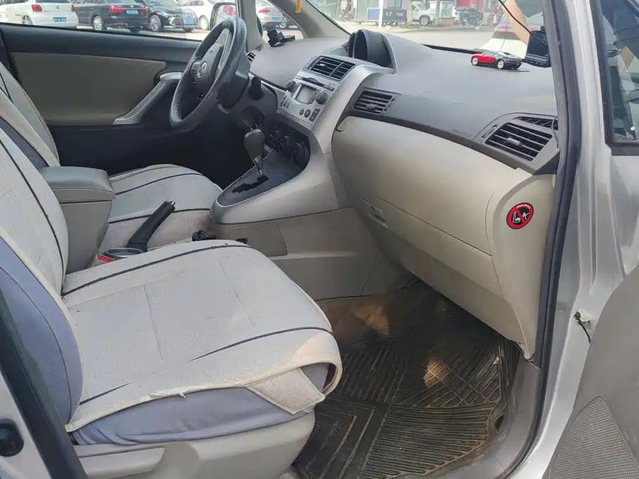 Toyota Verso — миниатюра 8