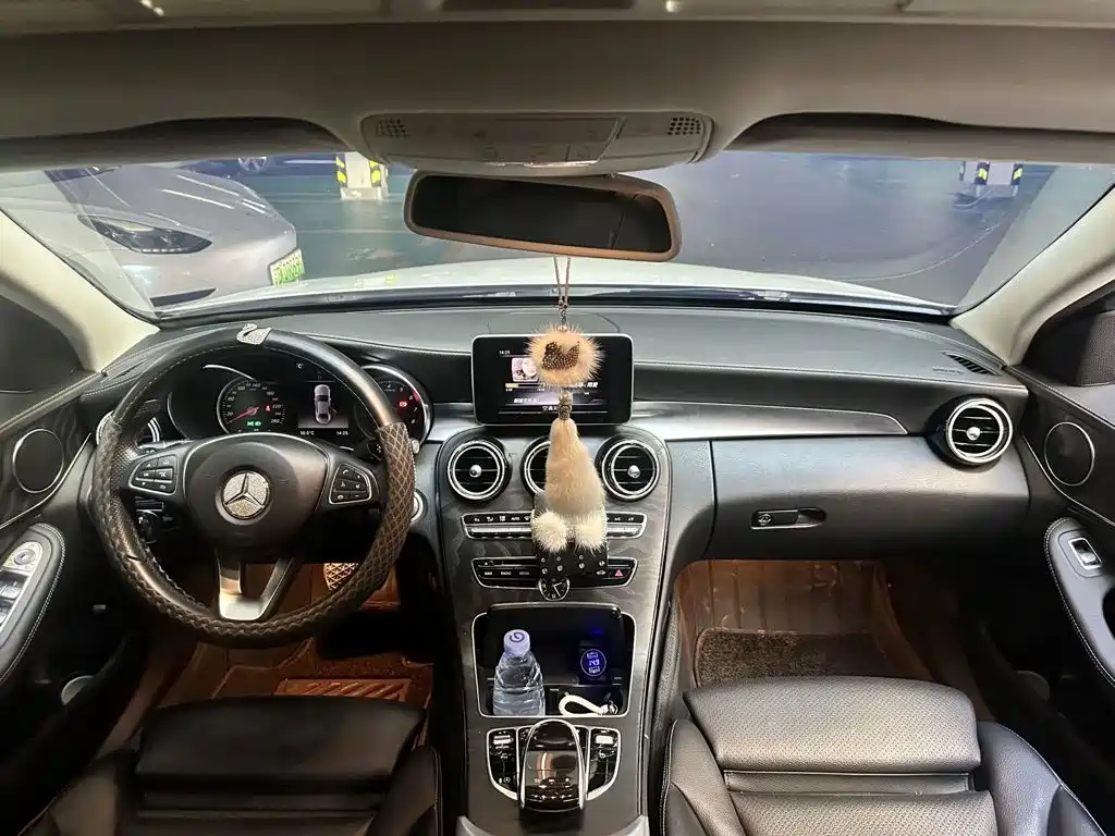 Mercedes-Benz C-Class — миниатюра 7