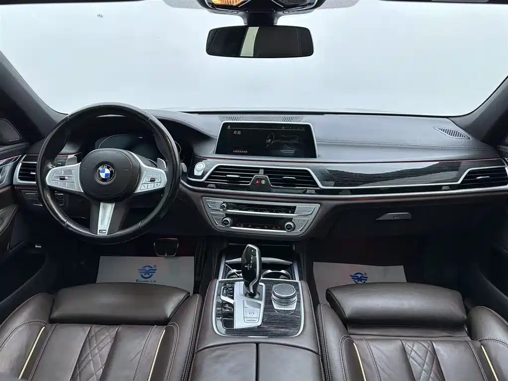 BMW 7 SERIES