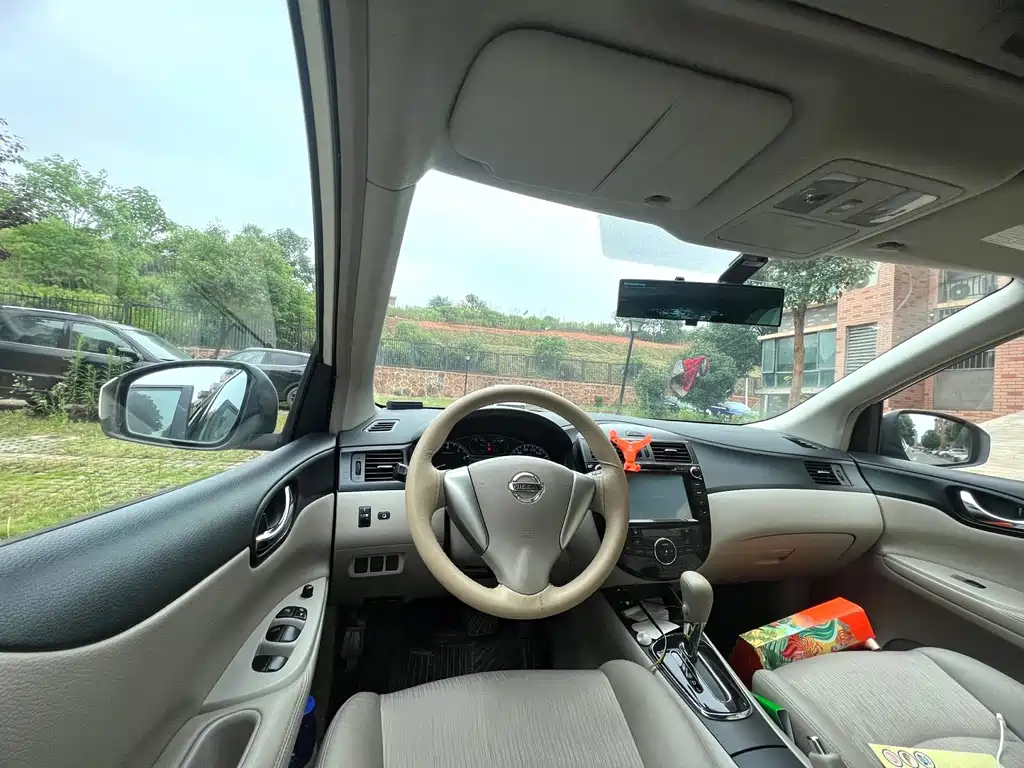 Nissan Tiida — миниатюра 6