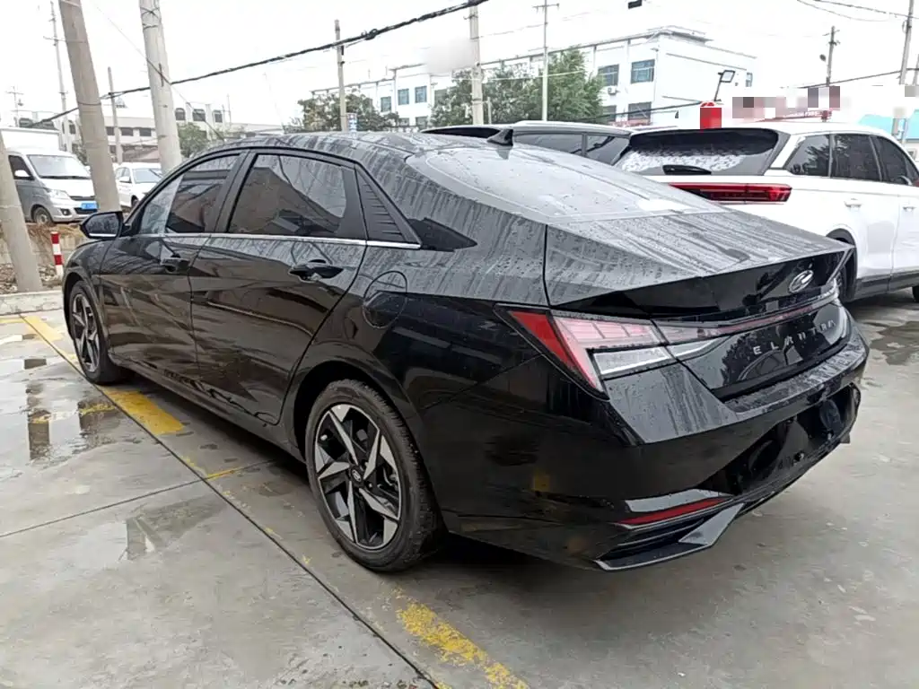 Hyundai Elantra — миниатюра 5
