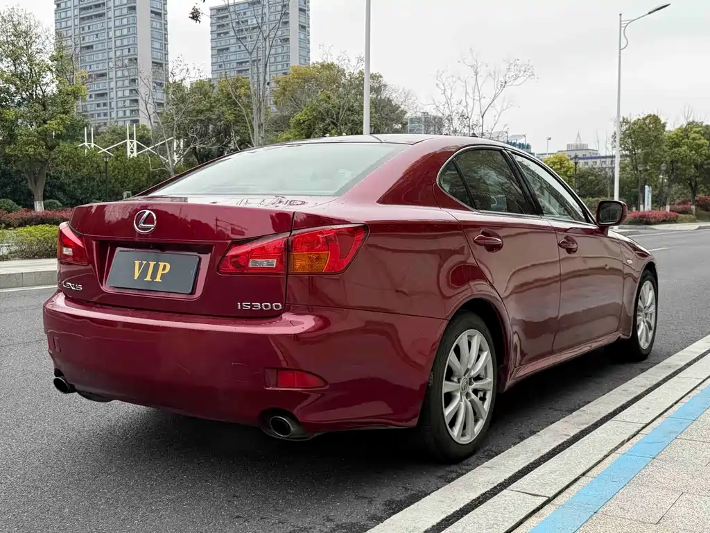 Lexus IS — миниатюра 5