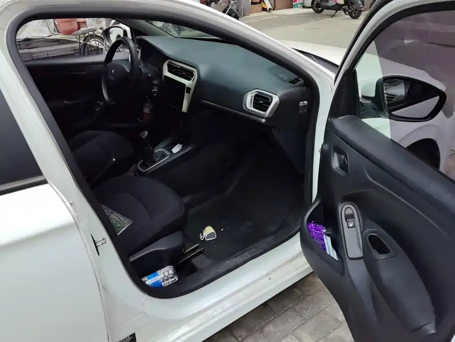 Peugeot 301 — миниатюра 8